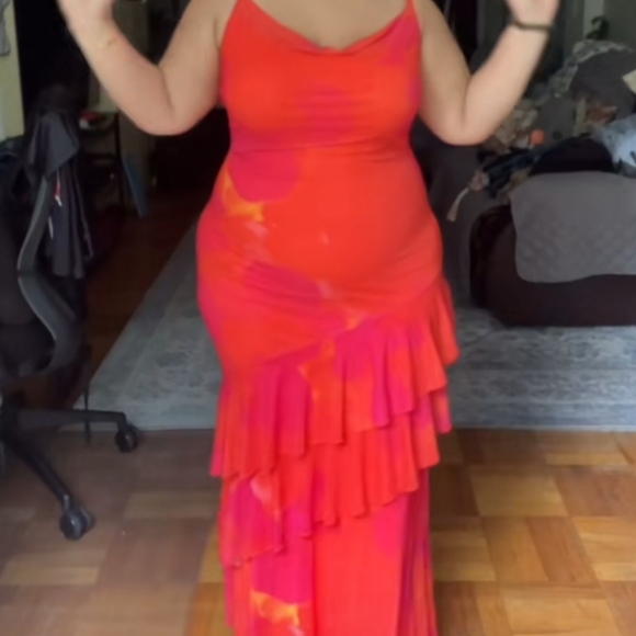 XL Maxi Ruffle Dress - Picture 4 of 5